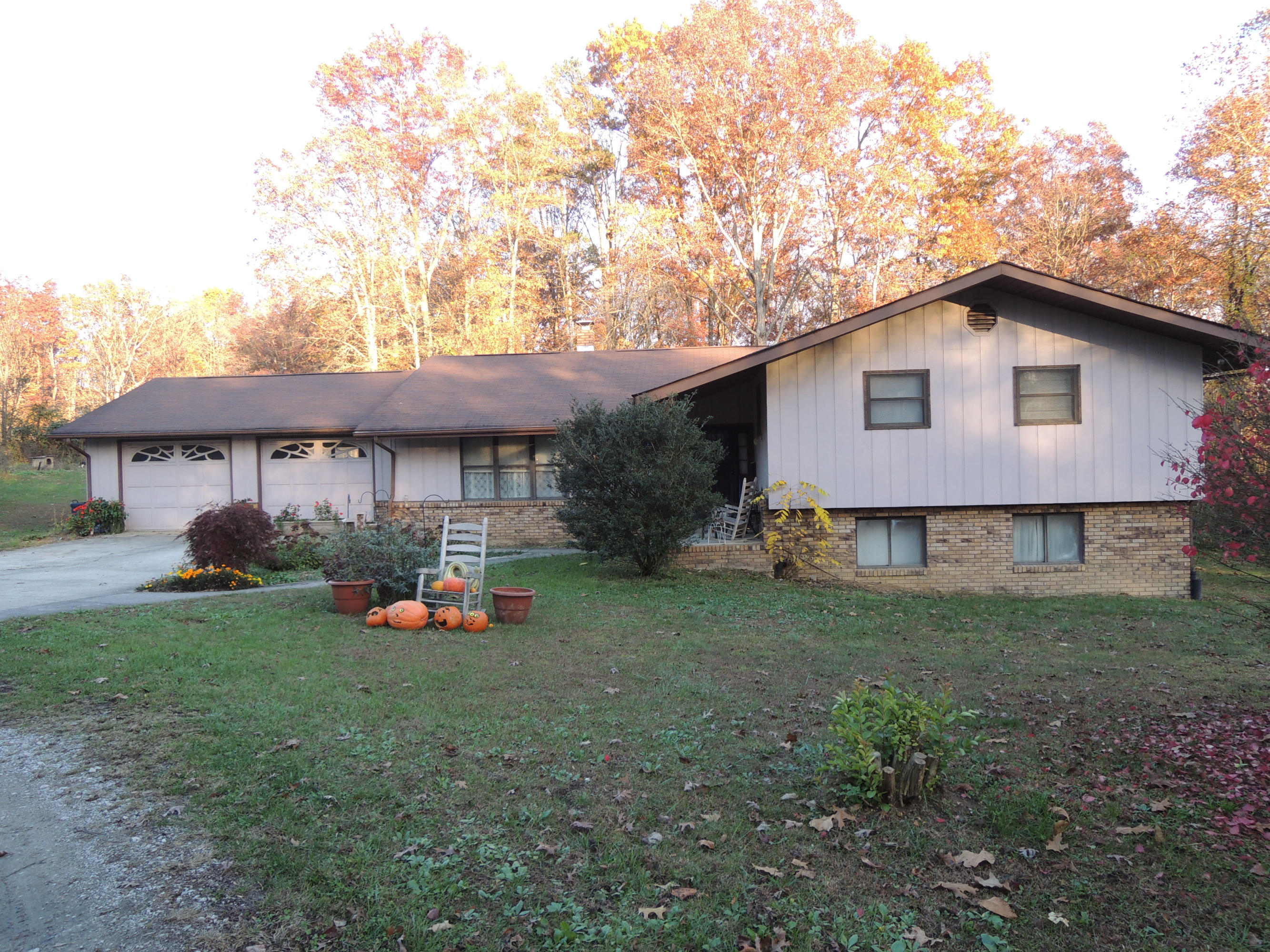 1014 Stephens Road Jamestown, TN 38556 - Photo 2 of 12 Lee 002