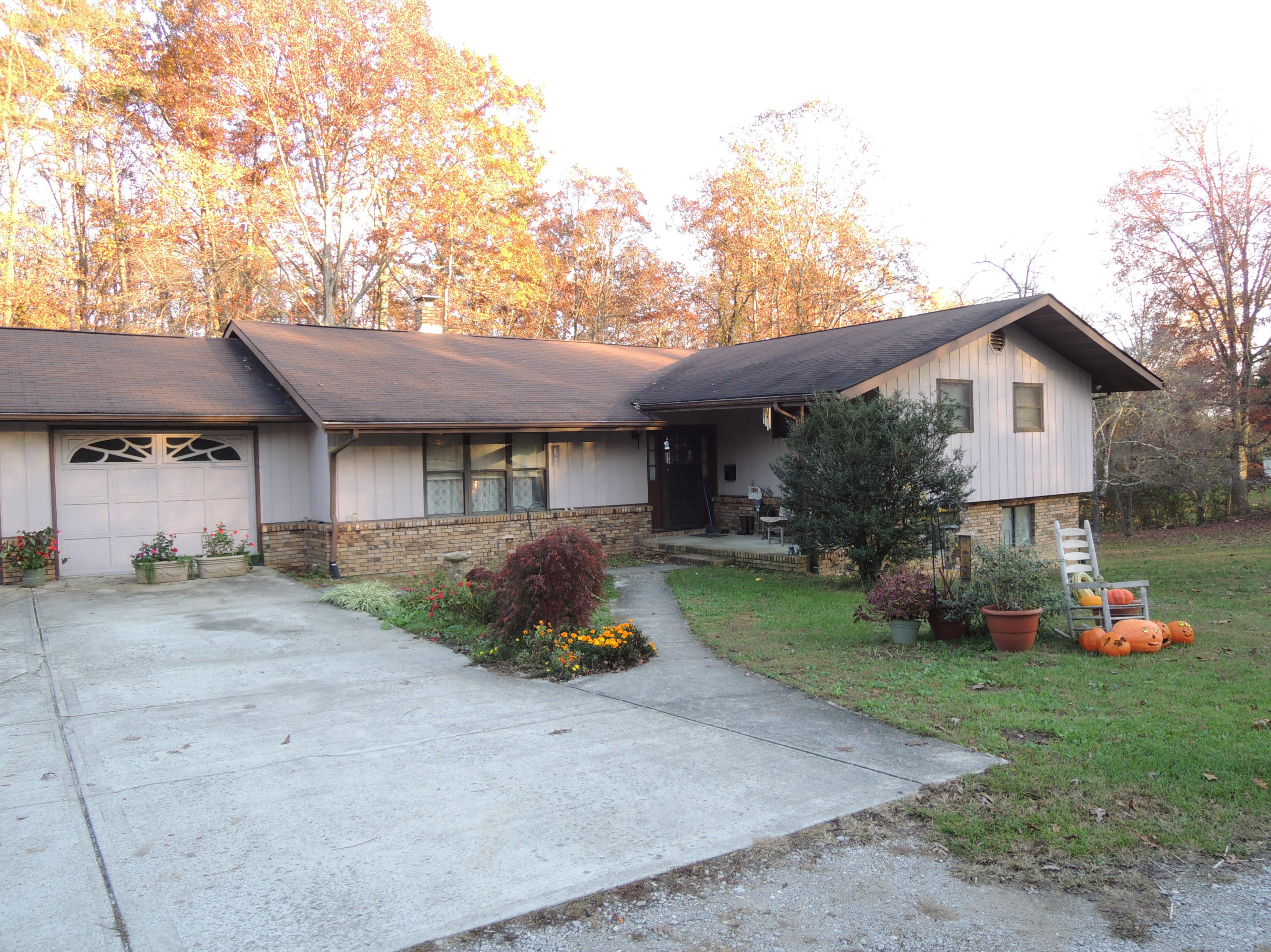 1014 Stephens Road Jamestown, TN 38556 - Photo 4 of 12 Lee 004