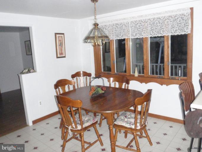4034 Old Rocks Road Street, MD 21154 - Photo 4 of 10 Breakfast Area