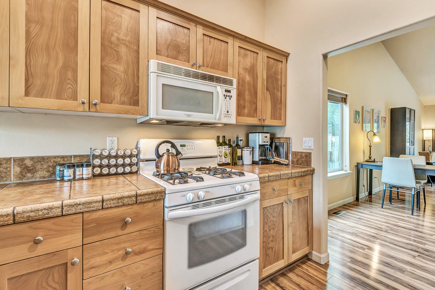 20527 Rolen Avenue Bend, OR 97702 - Photo 3 of 19 OReilly_20190522_6_203726_72ppi