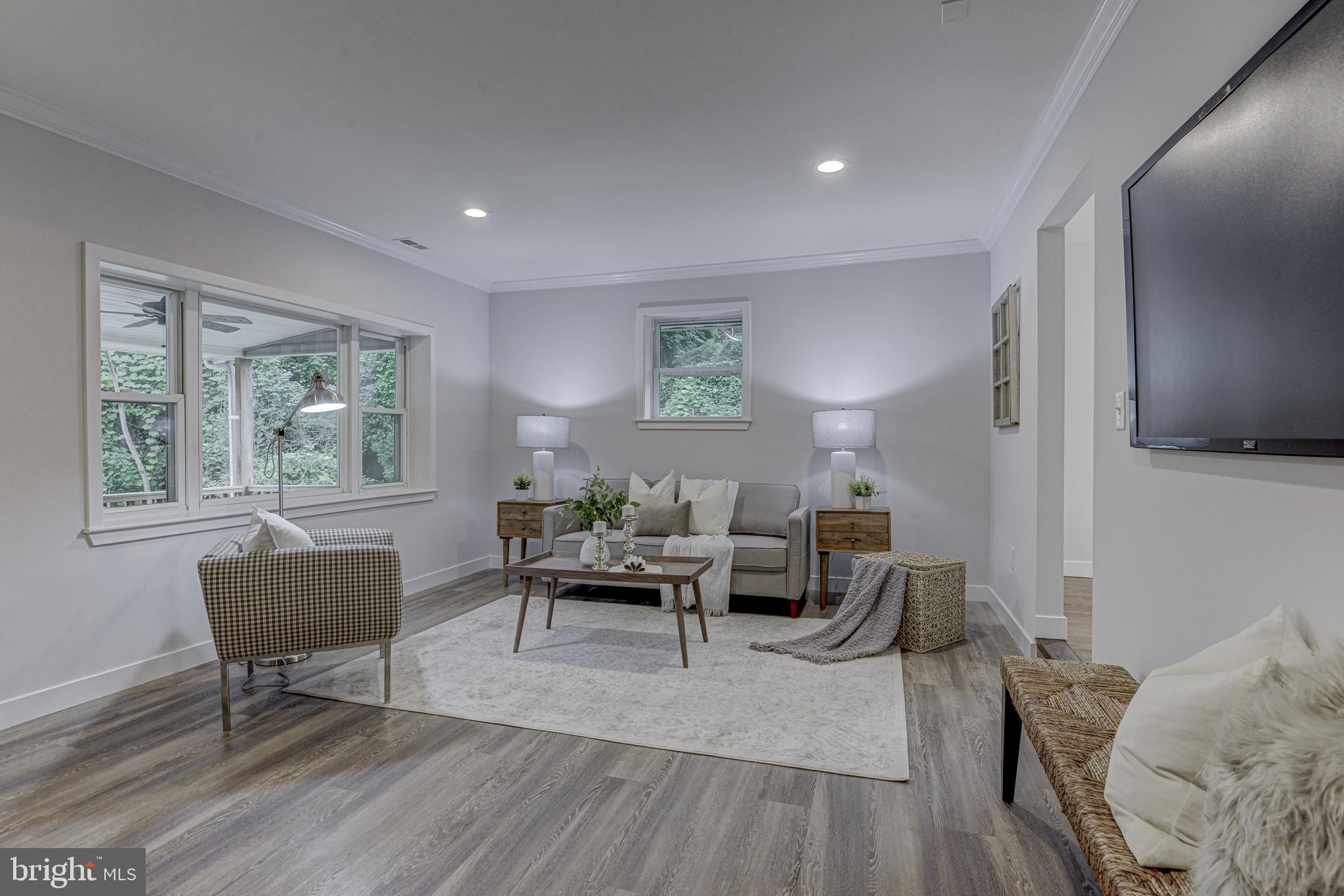 731 Hollen Road Baltimore, MD 21212 - Photo 4 of 39 Beautiful and bright