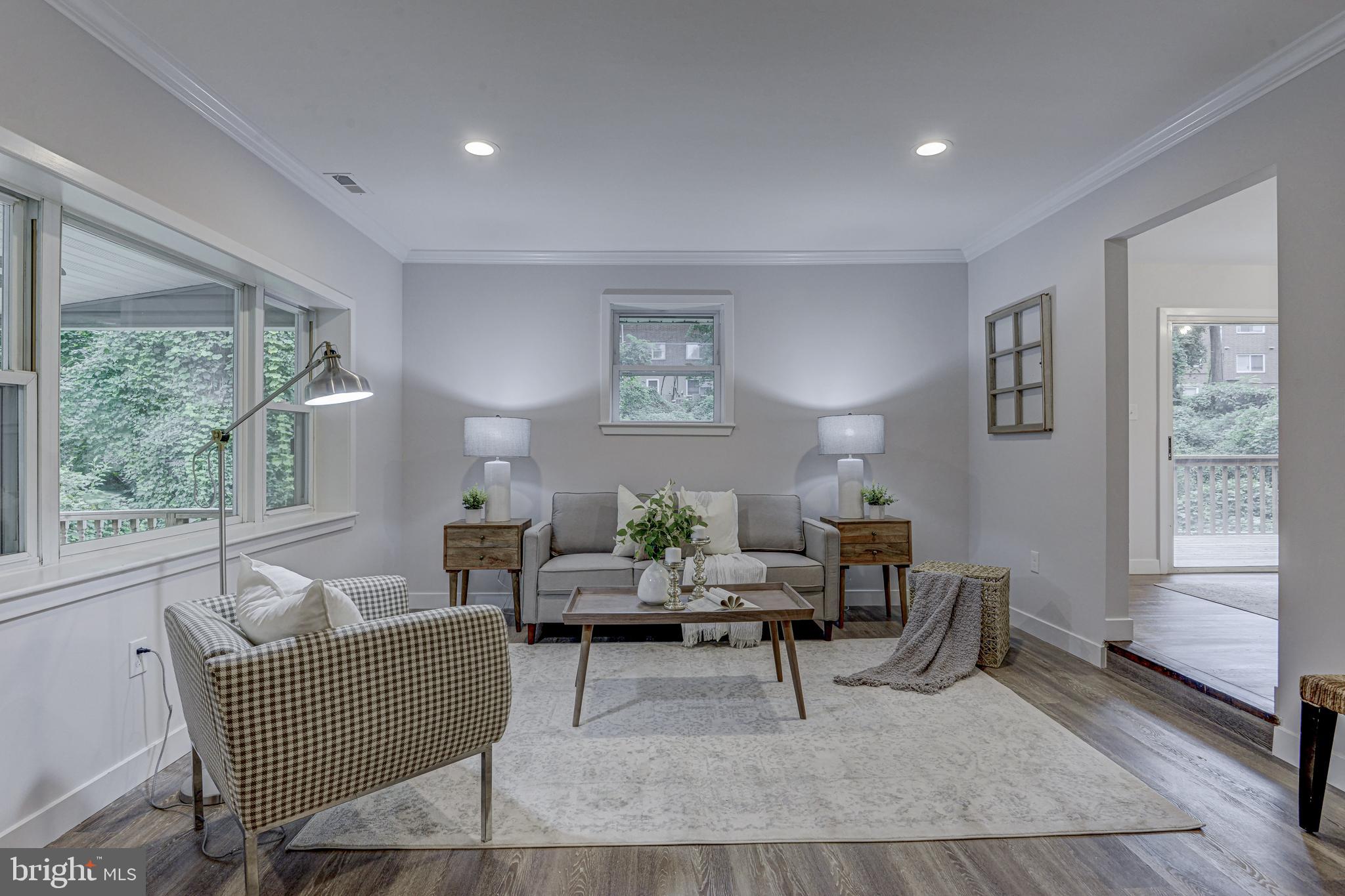 731 Hollen Road Baltimore, MD 21212 - Photo 5 of 39 Luxury vinyl plank in LR