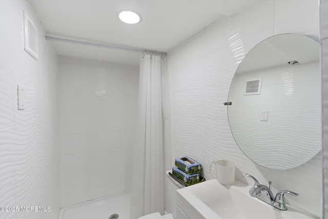 $799,000 | 73 East Connecticut Concourse, Jackson, NJ 08527