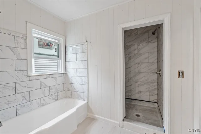 $2,300 | 145 Hixson Avenue, Syracuse, NY 13206