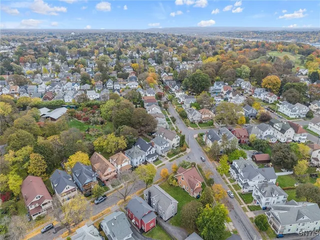 $2,300 | 145 Hixson Avenue, Syracuse, NY 13206