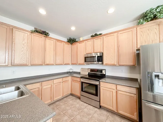 $1,999 | 8567 West Brown Street, Peoria, AZ 85345