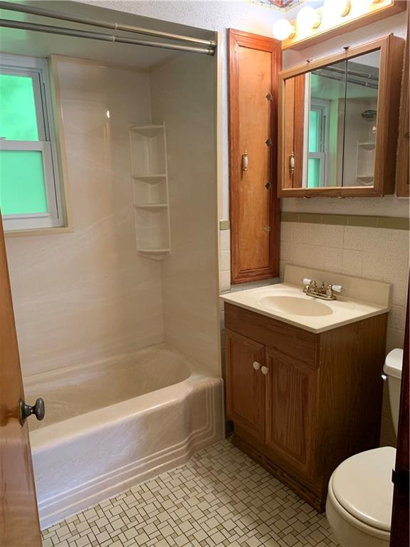 106 Buckhill Road Pittsburgh, PA 15237 - Photo 12 of 18 Gallery Image 12