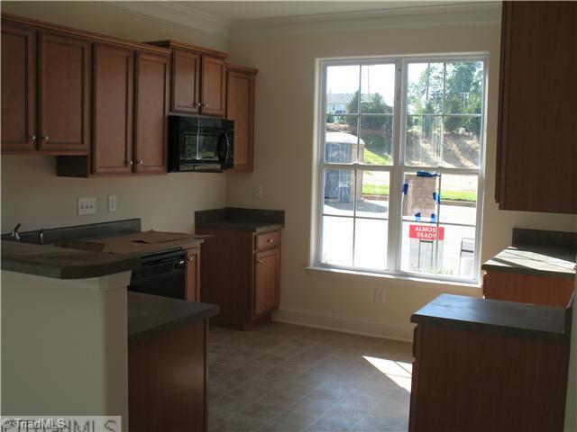 3758 Shadow Ridge Drive High Point, NC 27265 - Photo 3 of 10 Kitchen.