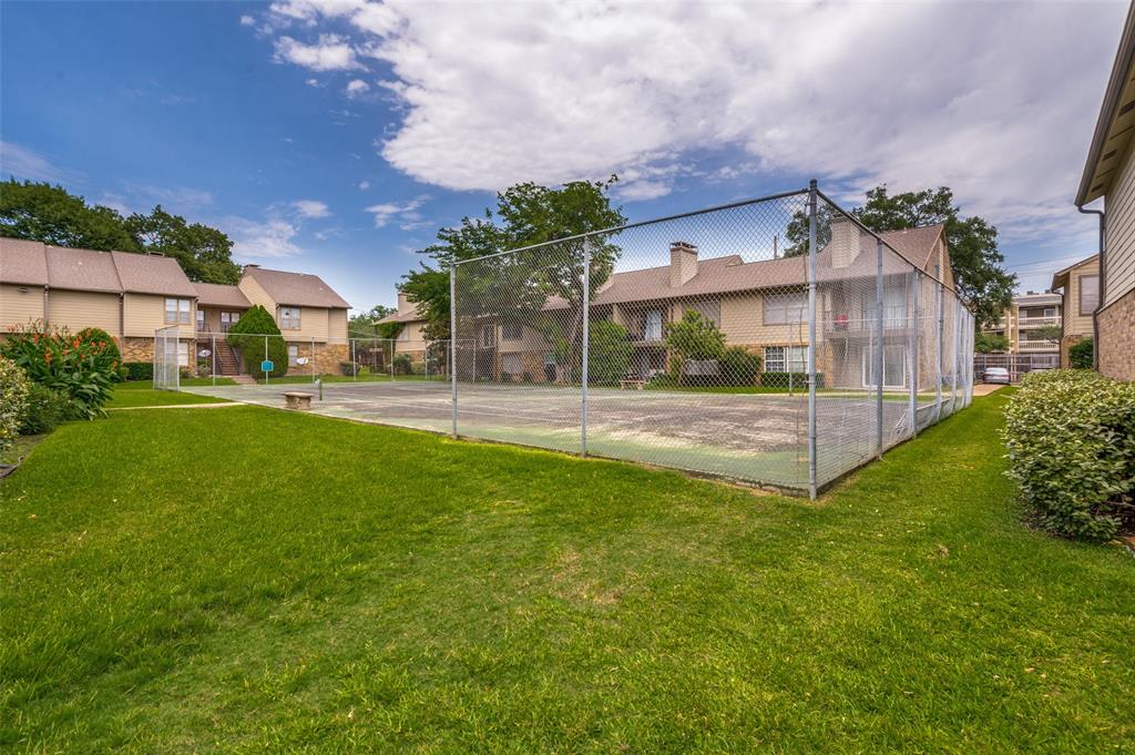 5300 Keller Springs Road, Unit 2042 Dallas, TX 75248 - Photo 27 of 28 Community tennis courts.