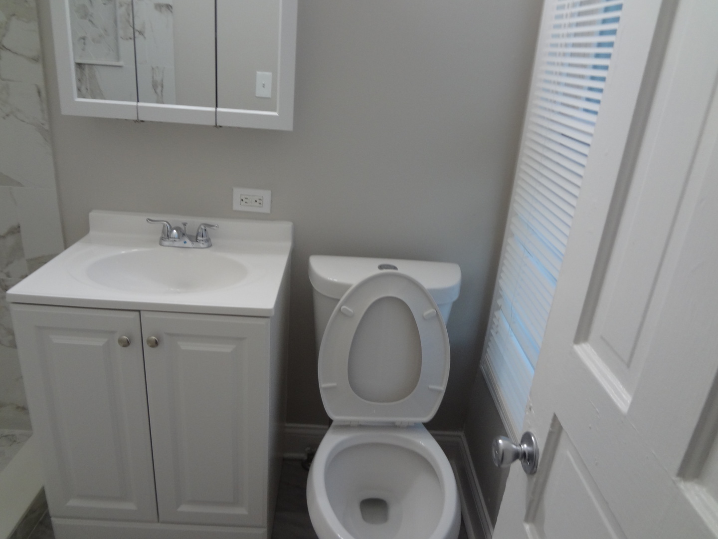 835 Oak Street Elgin, IL 60123 - Photo 29 of 45 a utility room with dryer and washer