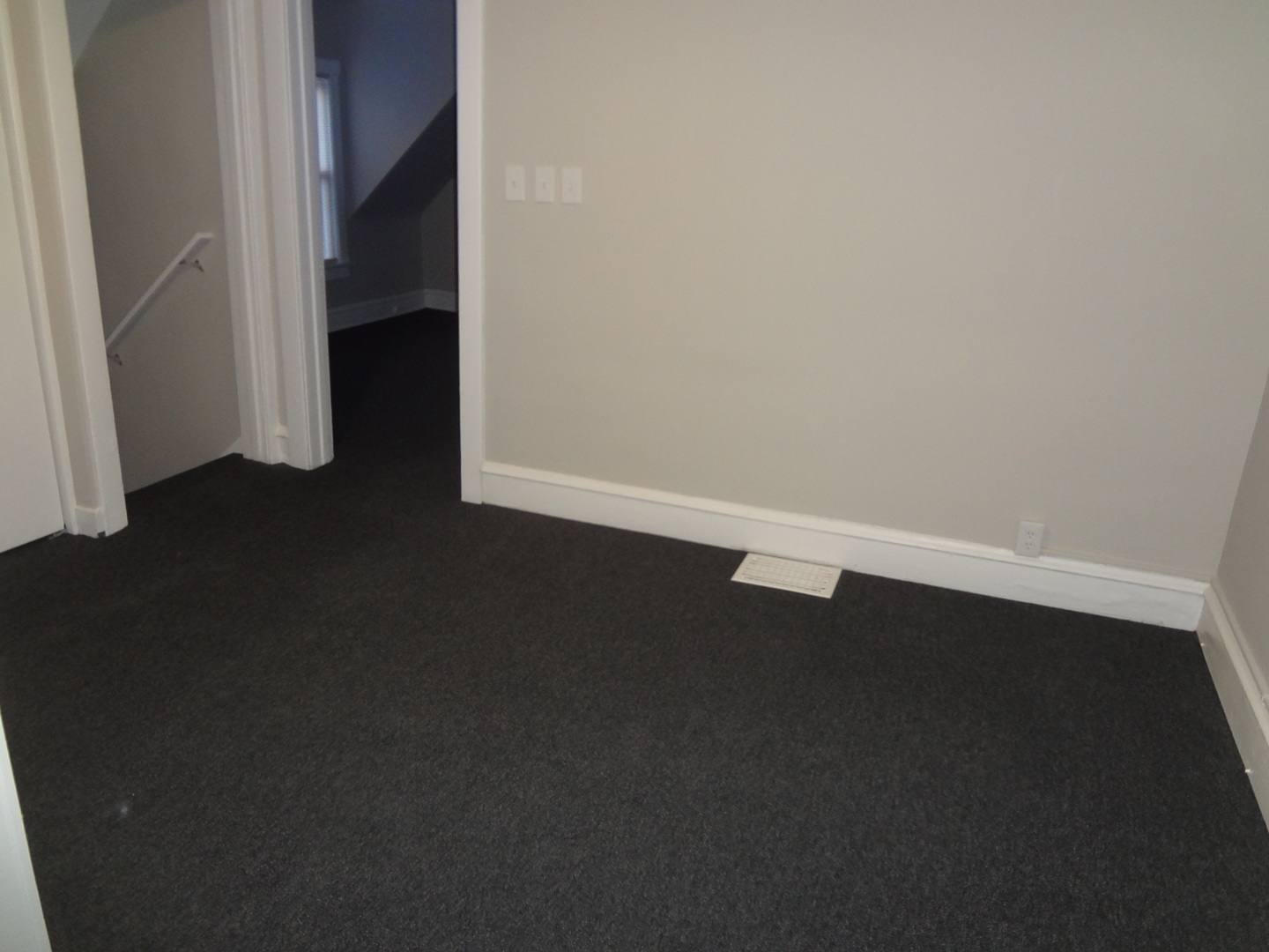 835 Oak Street Elgin, IL 60123 - Photo 37 of 45 a view of a room with an empty space