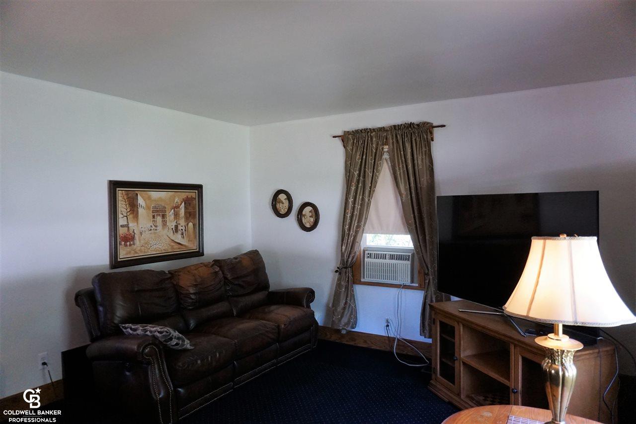 10191 Lindsey Road Casco, MI 48064 - Photo 5 of 51 Living Room