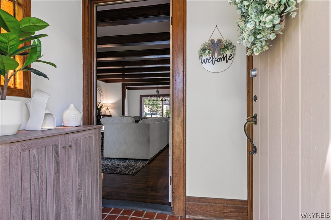 82 Doncaster Road Tonawanda Town, NY 14217 - Photo 3 of 50