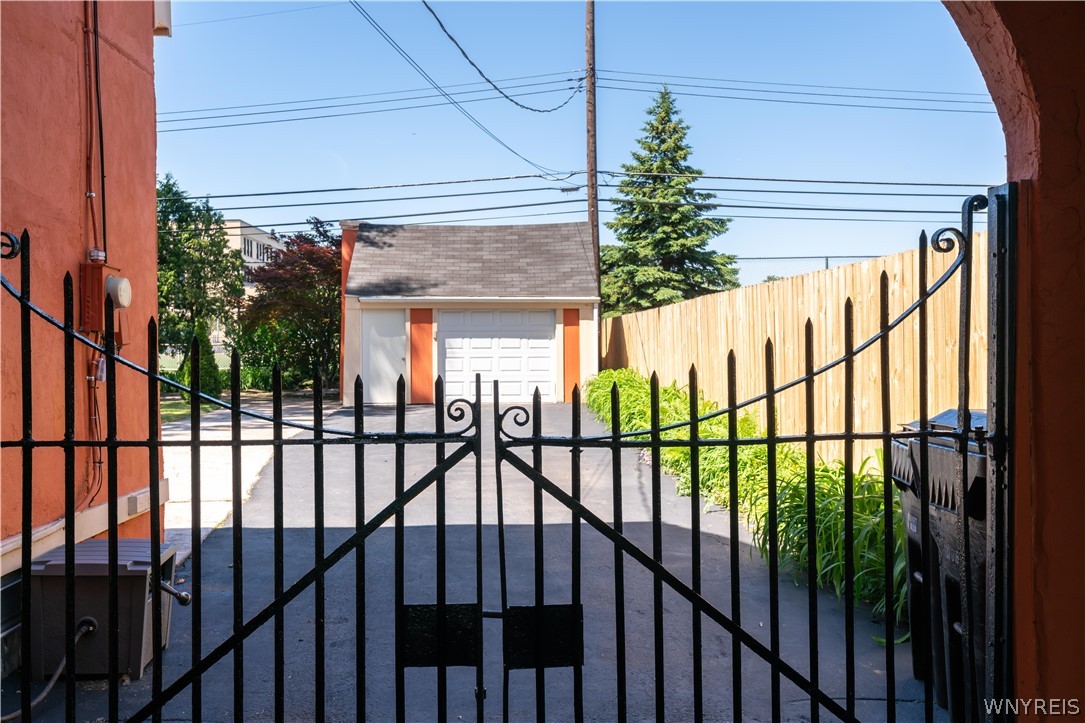 82 Doncaster Road Tonawanda Town, NY 14217 - Photo 46 of 50