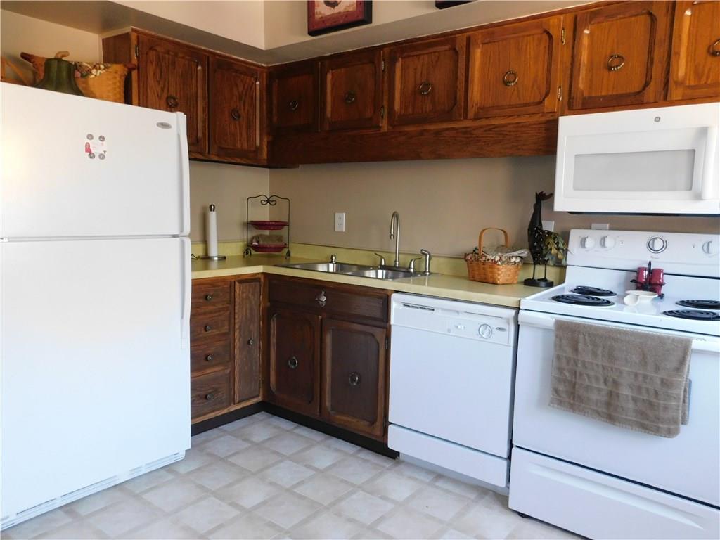 645 Cobblestone Road Avon, IN 46123 - Photo 6 of 21 Gallery Image 6