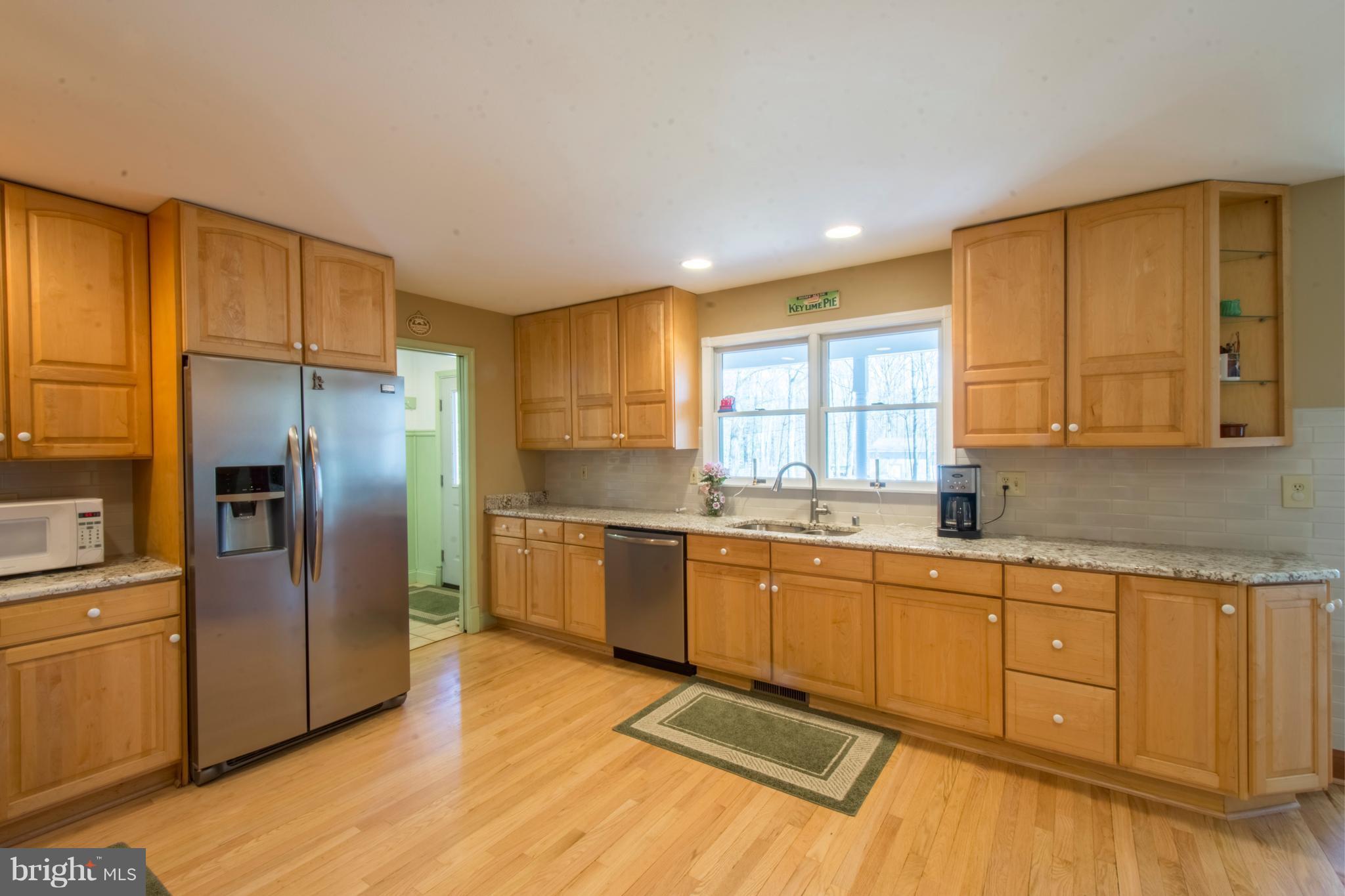 188 Waldo Road Pasadena, MD 21122 - Photo 8 of 29 Kitchen With Granite Counters