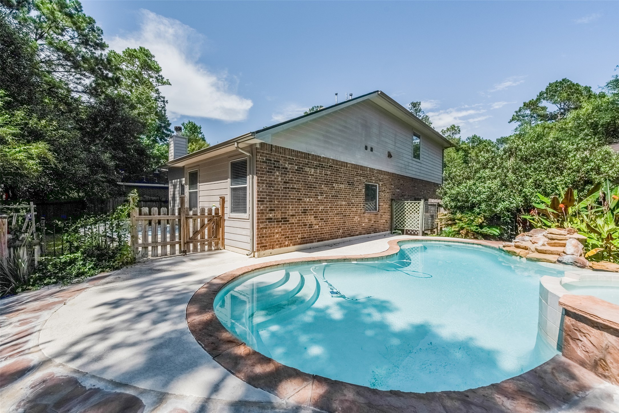 7 Ebony Oaks Place Spring, TX 77382 - Photo 6 of 37