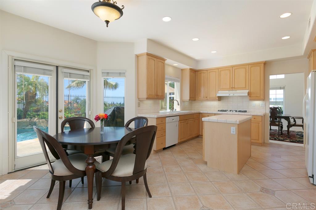 1386 Nightshade Road Carlsbad, CA 92011 - Photo 7 of 25