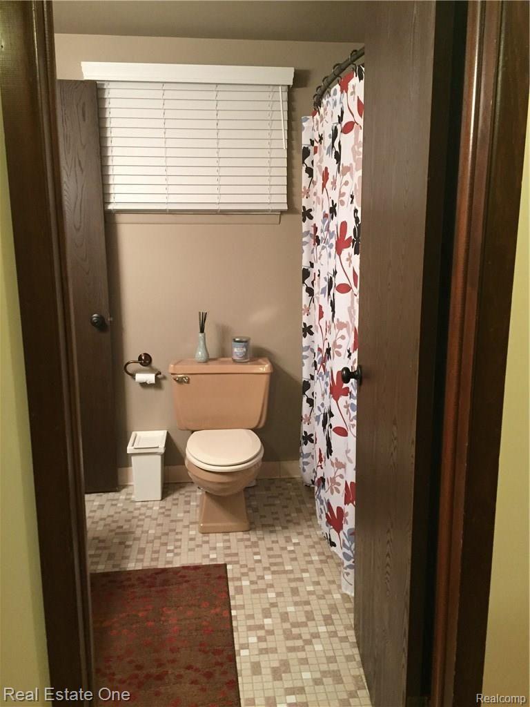 15499 Reeck Road Southgate, MI 48195 - Photo 13 of 22 image72.jpeg