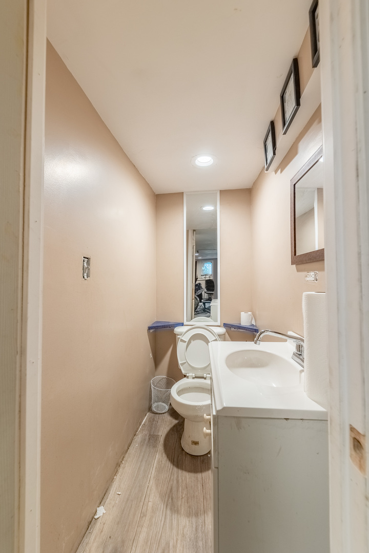 6830 South Green Street Chicago, IL 60621 - Photo 8 of 30 Gallery Image 8