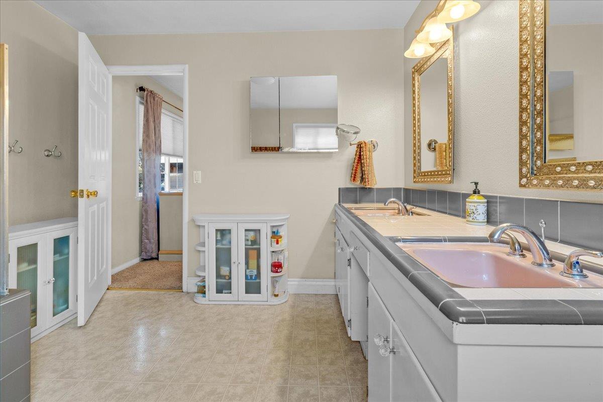 1291 Pacific Street Monterey, CA 93940 - Photo 19 of 42