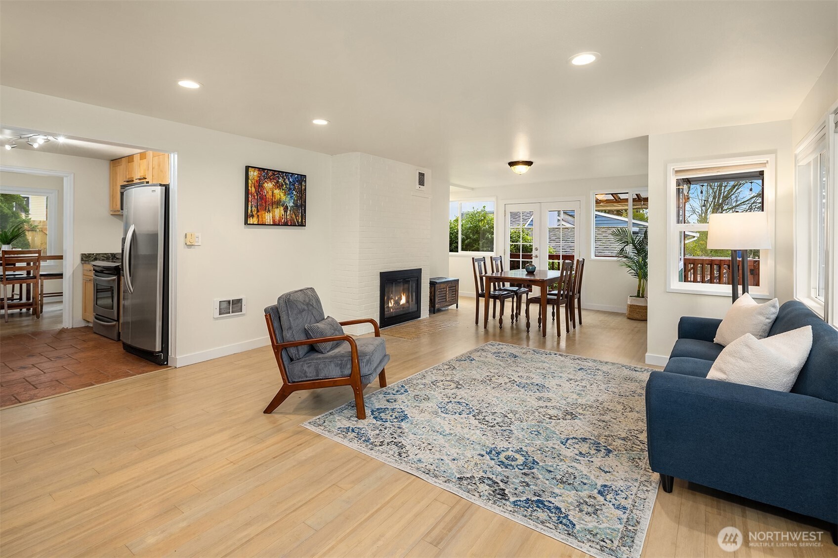 6833 47th Avenue Northeast Seattle, WA 98115 - Photo 12 of 40