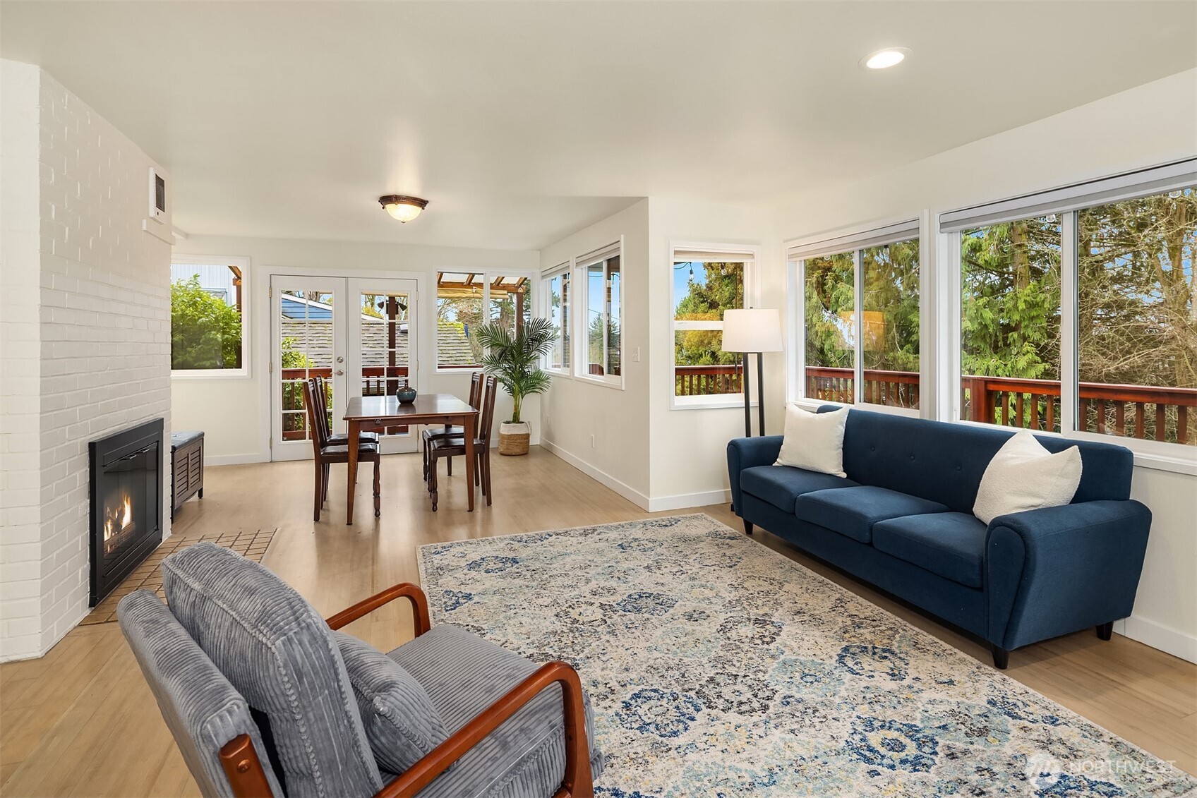 6833 47th Avenue Northeast Seattle, WA 98115 - Photo 13 of 40