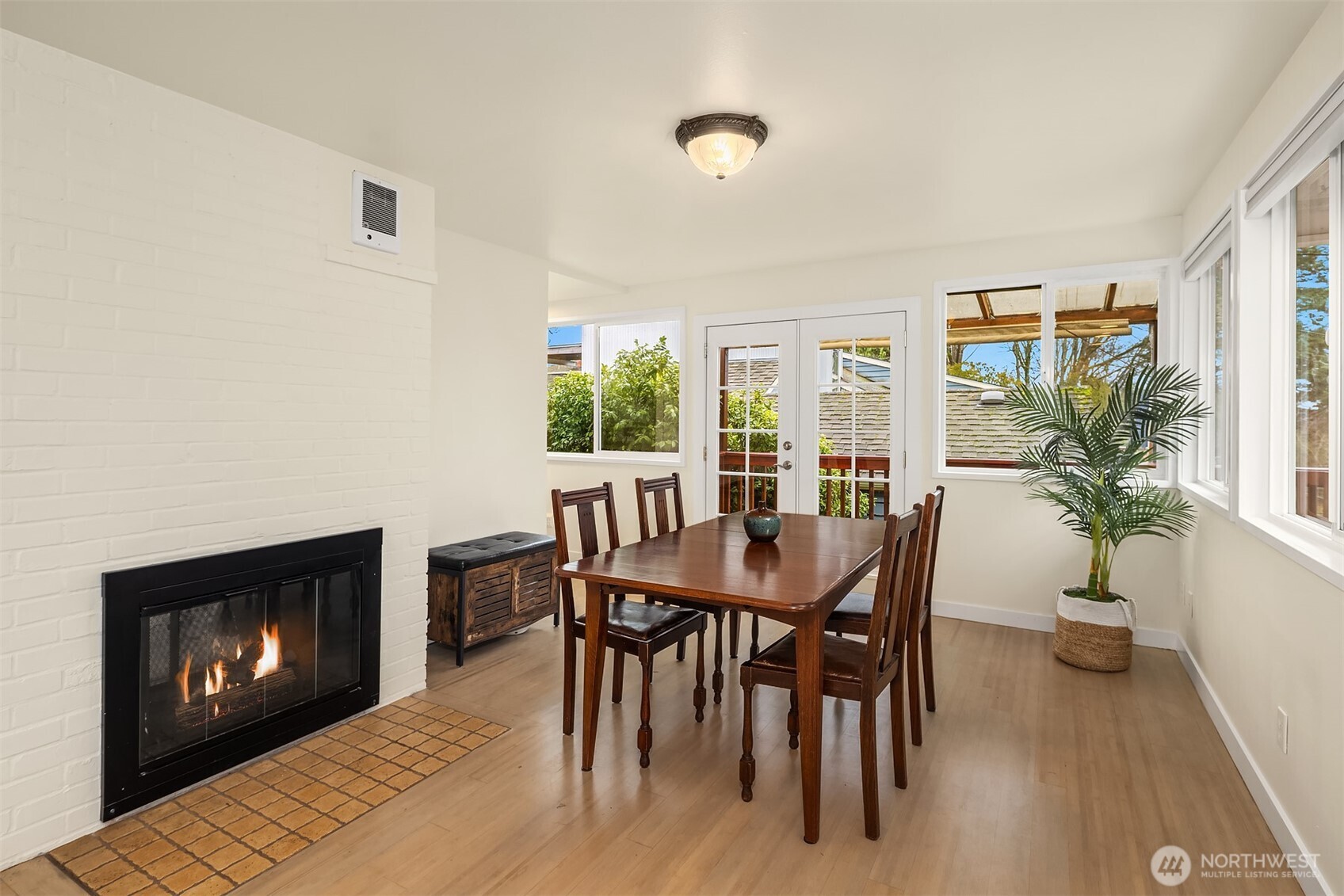 6833 47th Avenue Northeast Seattle, WA 98115 - Photo 14 of 40