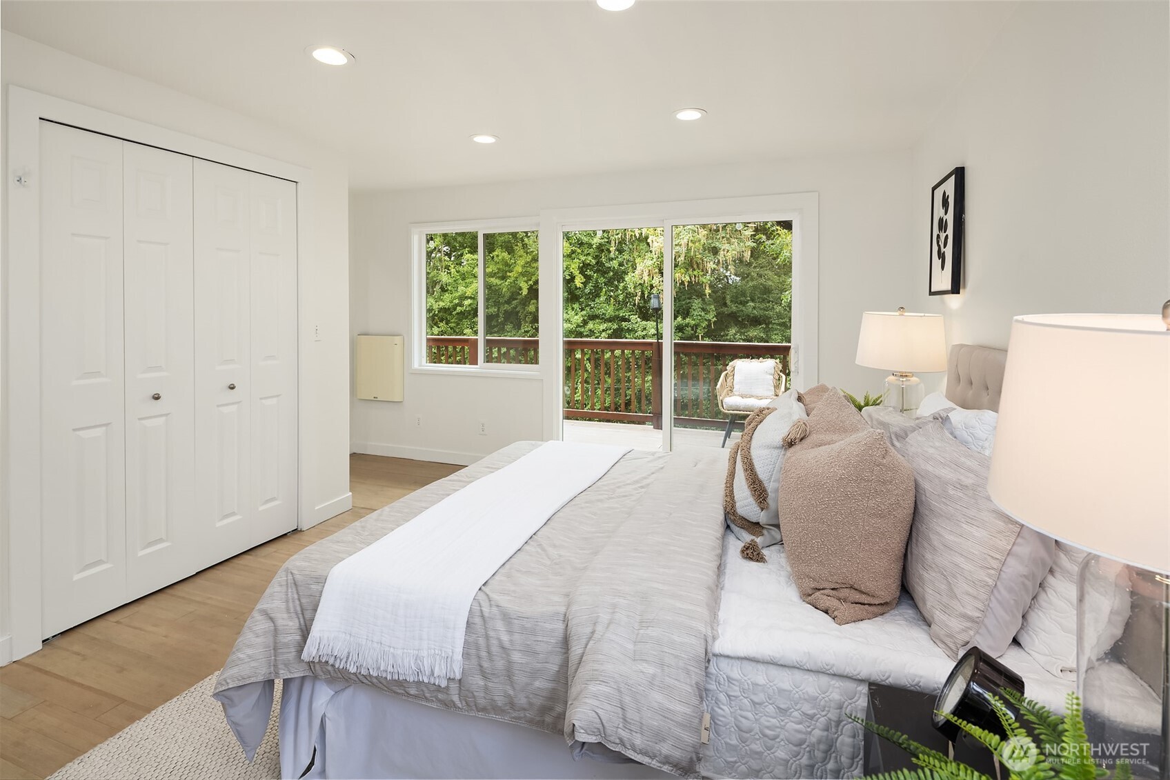 6833 47th Avenue Northeast Seattle, WA 98115 - Photo 18 of 40