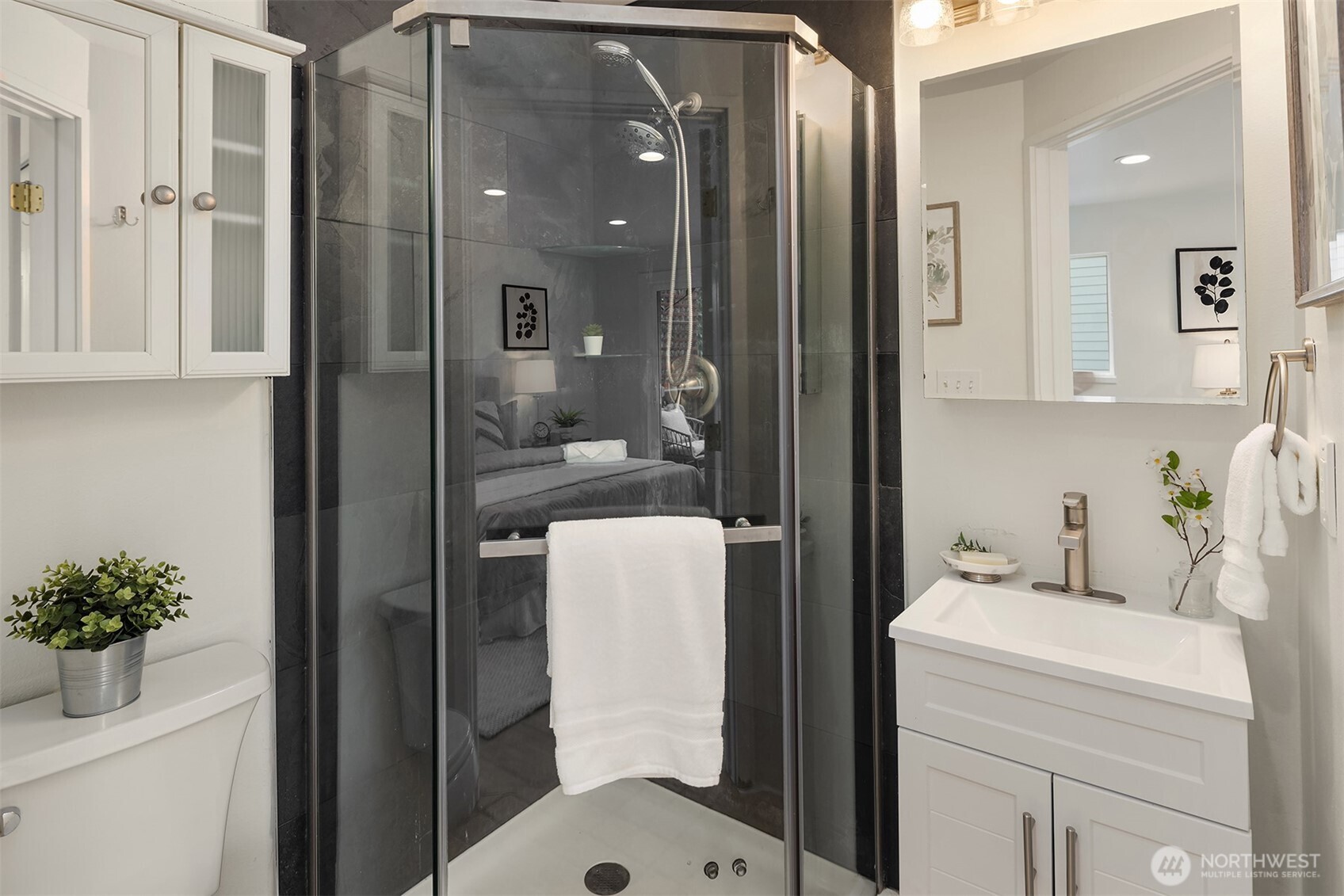 6833 47th Avenue Northeast Seattle, WA 98115 - Photo 20 of 40