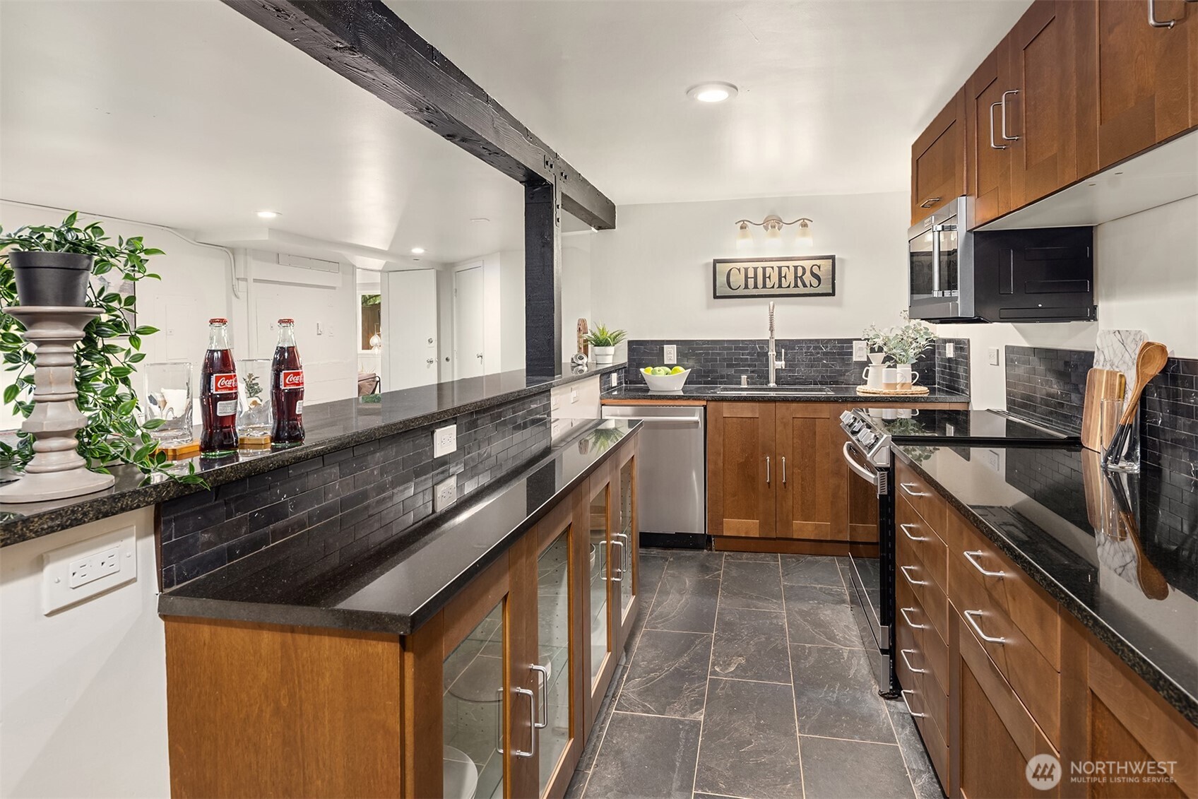 6833 47th Avenue Northeast Seattle, WA 98115 - Photo 26 of 40