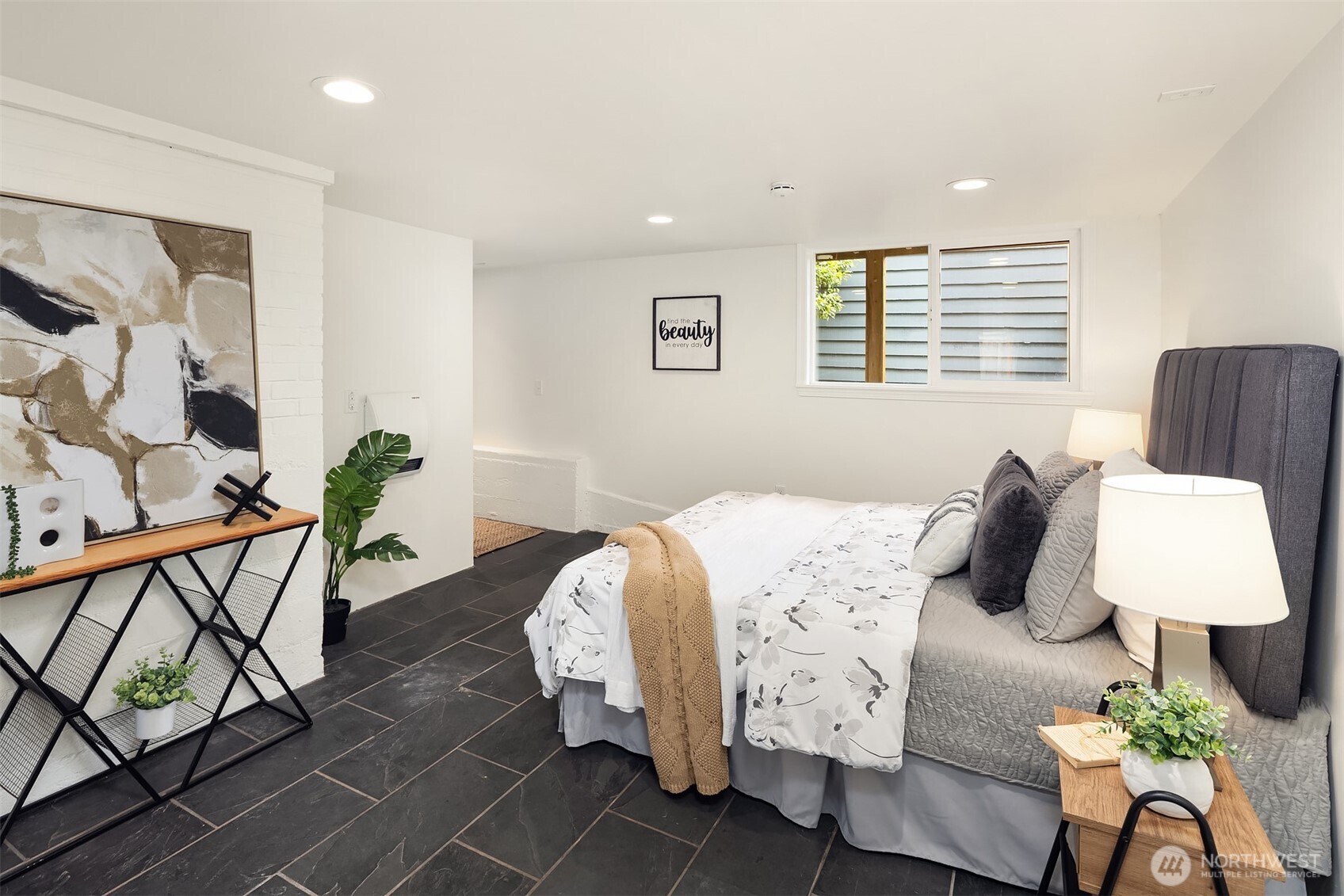 6833 47th Avenue Northeast Seattle, WA 98115 - Photo 29 of 40