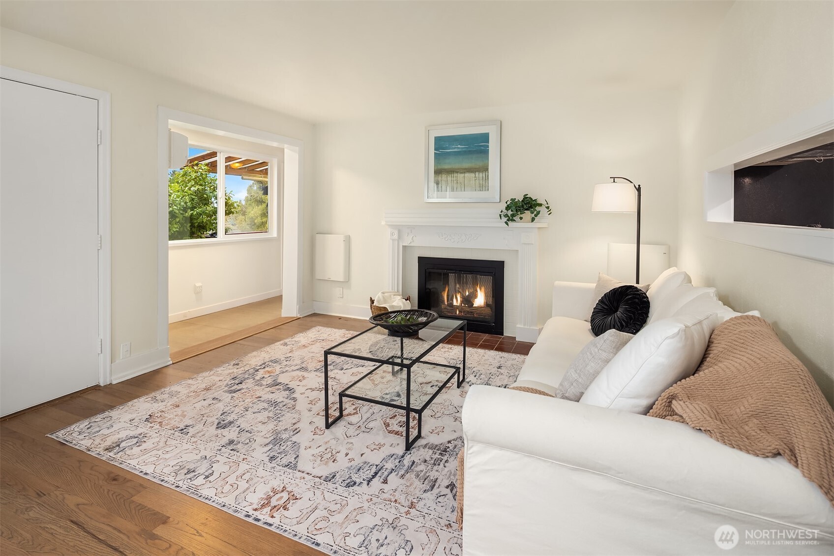 6833 47th Avenue Northeast Seattle, WA 98115 - Photo 3 of 40