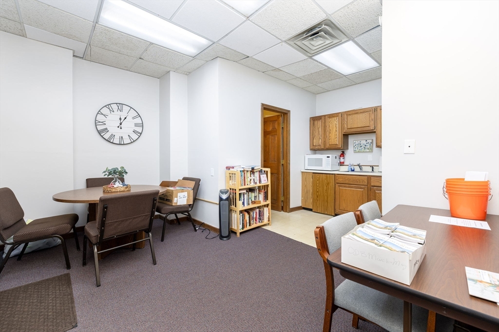 704-708 Sumner Avenue Springfield, MA 01108 - Photo 11 of 40
