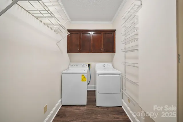 a view of utility room