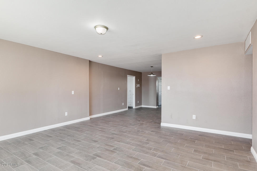 4020 West Rovey Avenue Phoenix, AZ 85019 - Photo 5 of 45 05-Rovey