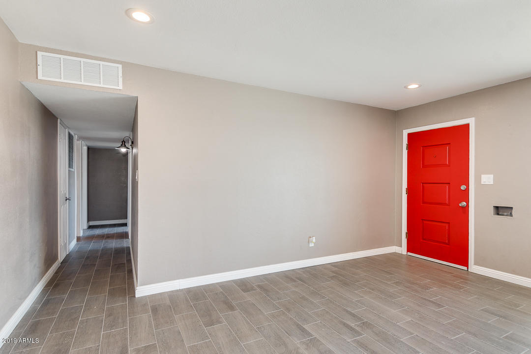 4020 West Rovey Avenue Phoenix, AZ 85019 - Photo 8 of 45 08-Rovey