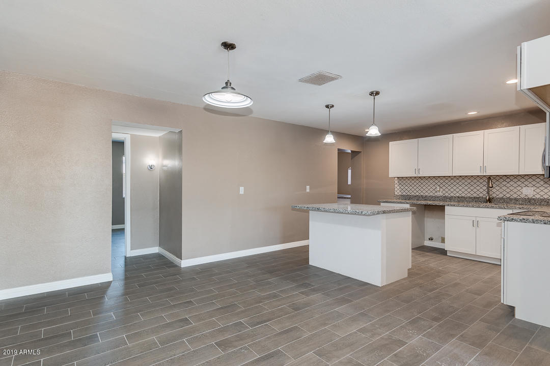 4020 West Rovey Avenue Phoenix, AZ 85019 - Photo 9 of 45 09-Rovey