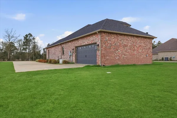 $585,000 | 9448 Acadian Way, Orange, TX 77630