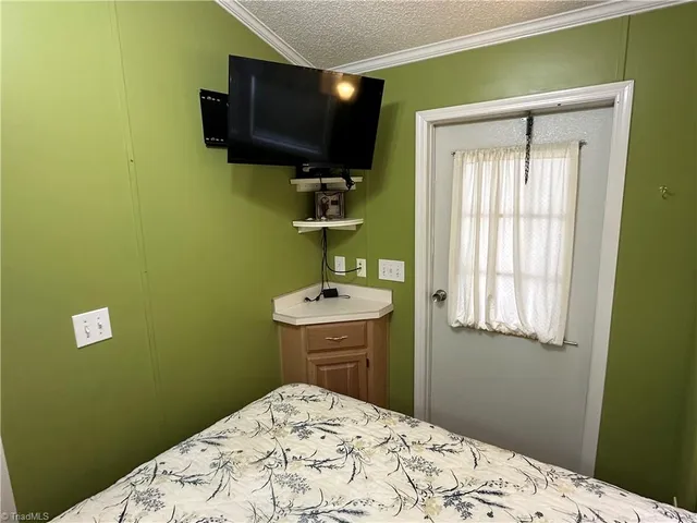 $139,000 | 124 Hummingbird Circle, New London, NC 28127