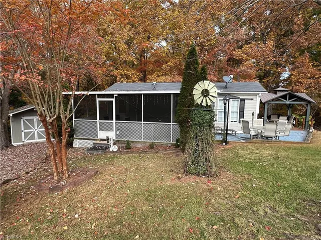 $139,000 | 124 Hummingbird Circle, New London, NC 28127