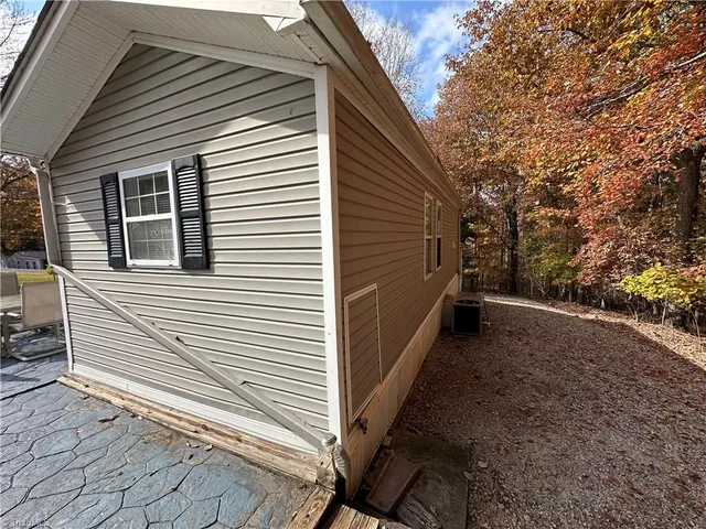 $139,000 | 124 Hummingbird Circle, New London, NC 28127