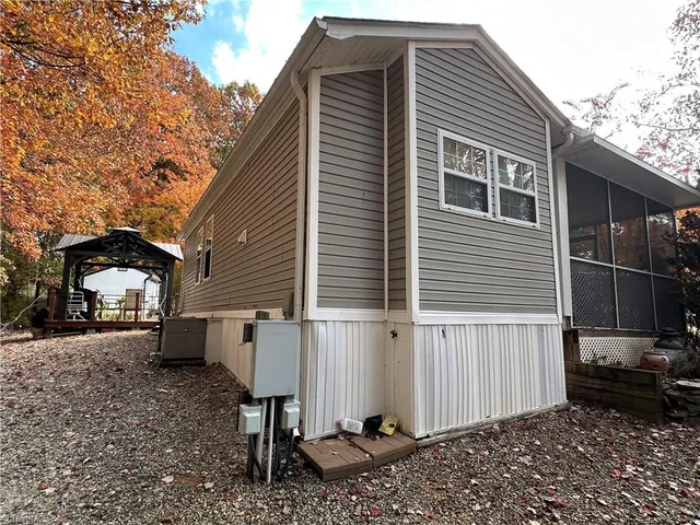 $139,000 | 124 Hummingbird Circle, New London, NC 28127