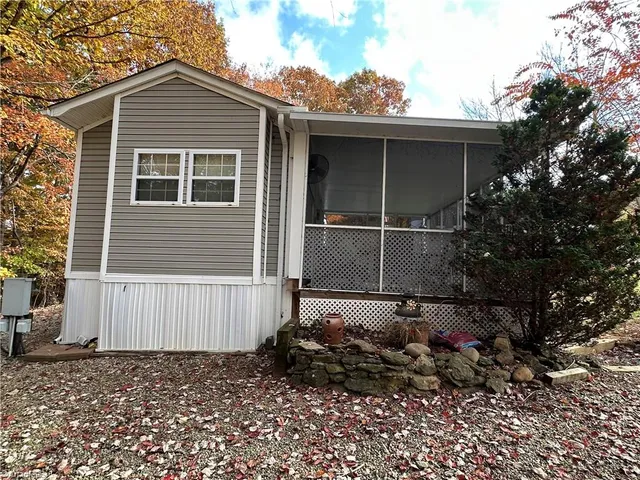 $139,000 | 124 Hummingbird Circle, New London, NC 28127