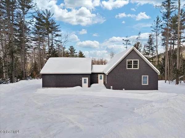$799,900 | 106 Mountain Path, Johnsburg, NY 12853