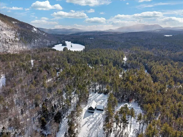 $875,000 | 106 Mountain Path, Johnsburg, NY 12853