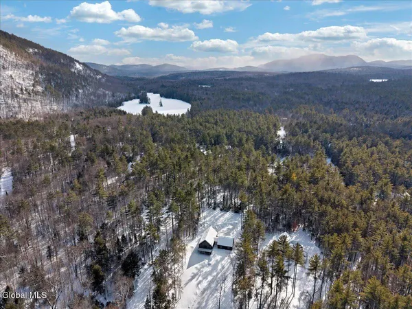 $875,000 | 106 Mountain Path, Johnsburg, NY 12853