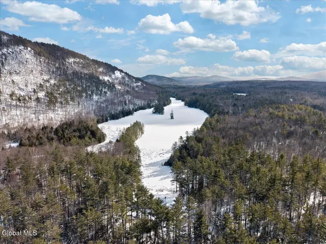 $875,000 | 106 Mountain Path, Johnsburg, NY 12853