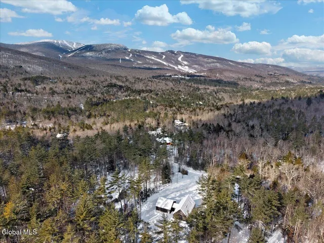 $875,000 | 106 Mountain Path, Johnsburg, NY 12853