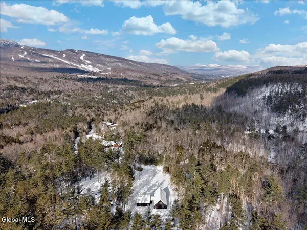 $875,000 | 106 Mountain Path, Johnsburg, NY 12853